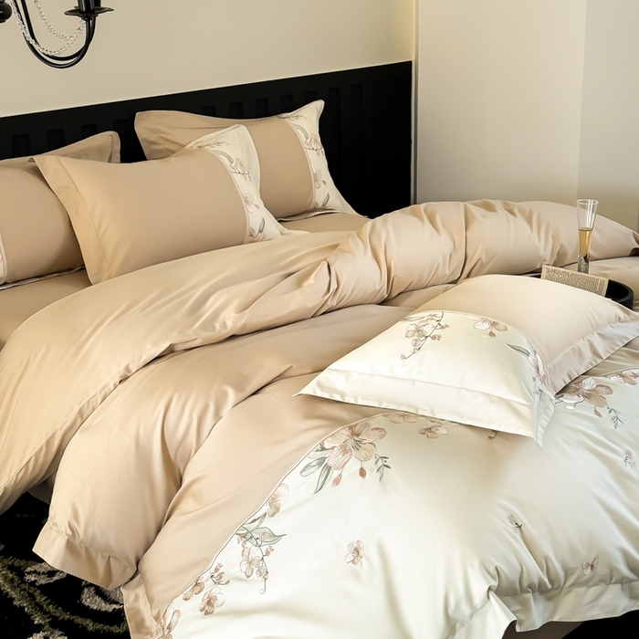 91家纺网 家纺一手货源 找家纺 宅家居 2025新款樱花恋系列-轻奢法式小香风双面100%纯棉刺绣拼接款全棉长绒棉四件套 香槟金