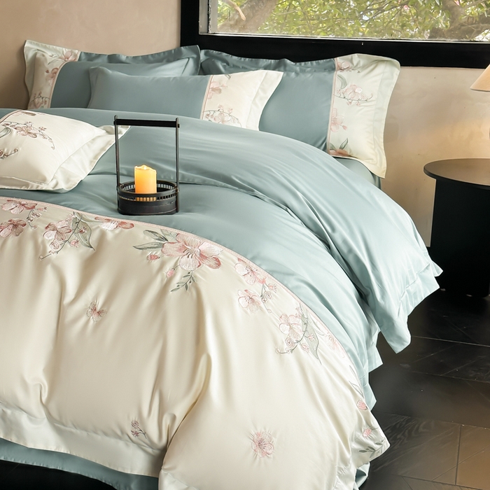 91家纺网 家纺一手货源 找家纺 宅家居 2025新款樱花恋系列-轻奢法式小香风双面100%纯棉刺绣拼接款全棉长绒棉四件套 松石绿