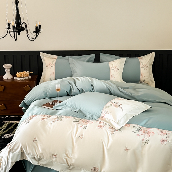 91家纺网 家纺一手货源 找家纺 宅家居 2025新款樱花恋系列-轻奢法式小香风双面100%纯棉刺绣拼接款全棉长绒棉四件套 松石绿