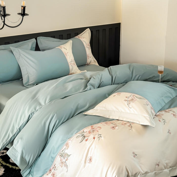 91家纺网 家纺一手货源 找家纺 宅家居 2025新款樱花恋系列-轻奢法式小香风双面100%纯棉刺绣拼接款全棉长绒棉四件套 松石绿