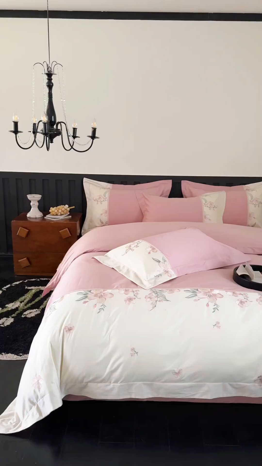 91家纺网 家纺一手货源 找家纺 宅家居 2025新款樱花恋系列-轻奢法式小香风双面100%纯棉刺绣拼接款全棉长绒棉四件套 樱花粉