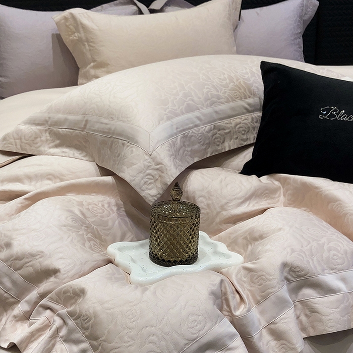 91家纺网 家纺一手货源 找家纺 黑白森林 2025新款高支全棉厚织磨毛提花四件套-花间集 花间集-微醺粉