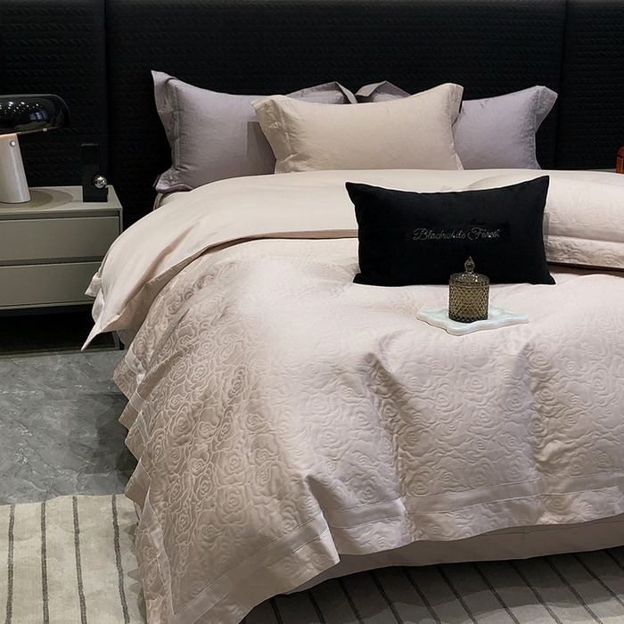 91家纺网 家纺一手货源 找家纺 黑白森林 2025新款高支全棉厚织磨毛提花四件套-花间集 花间集-微醺粉