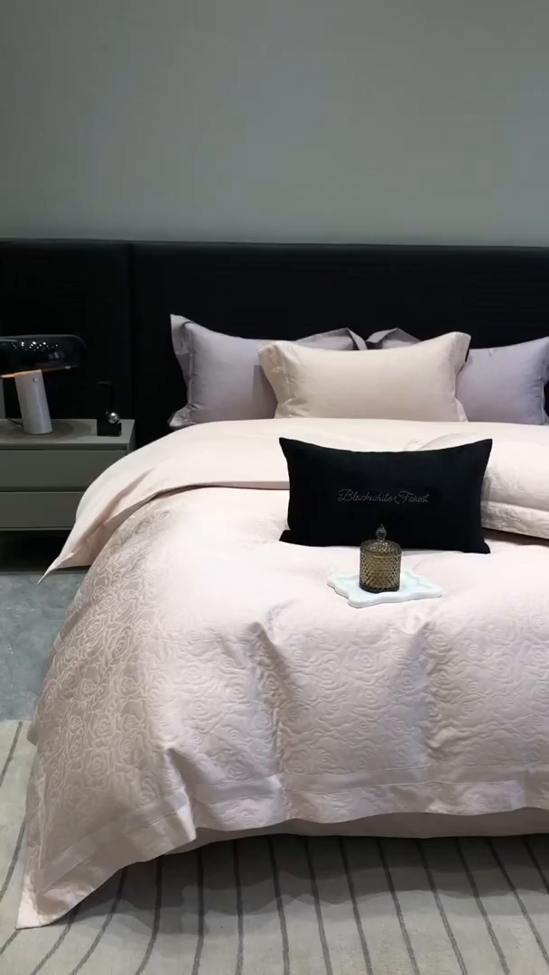 91家纺网 家纺一手货源 找家纺 黑白森林 2025新款高支全棉厚织磨毛提花四件套-花间集 花间集-微醺粉