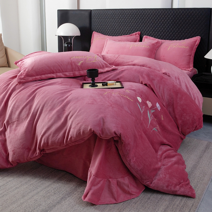 91家纺网 家纺一手货源 找家纺 （总）恋尚羽家纺 2025秋冬热款刺绣牛奶绒四件套-郁金香