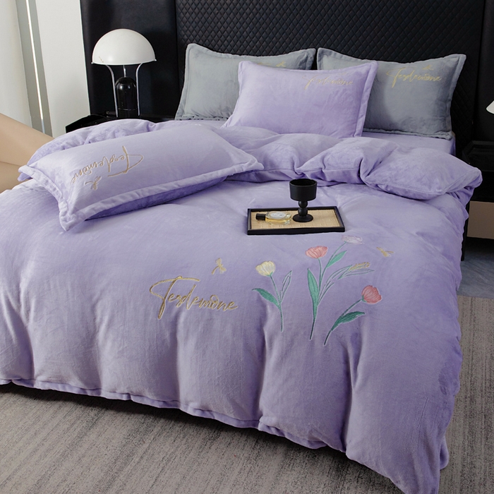 91家纺网 家纺一手货源 找家纺 恋尚羽家纺 2025秋冬热款刺绣牛奶绒四件套-郁金香 郁金香-紫色