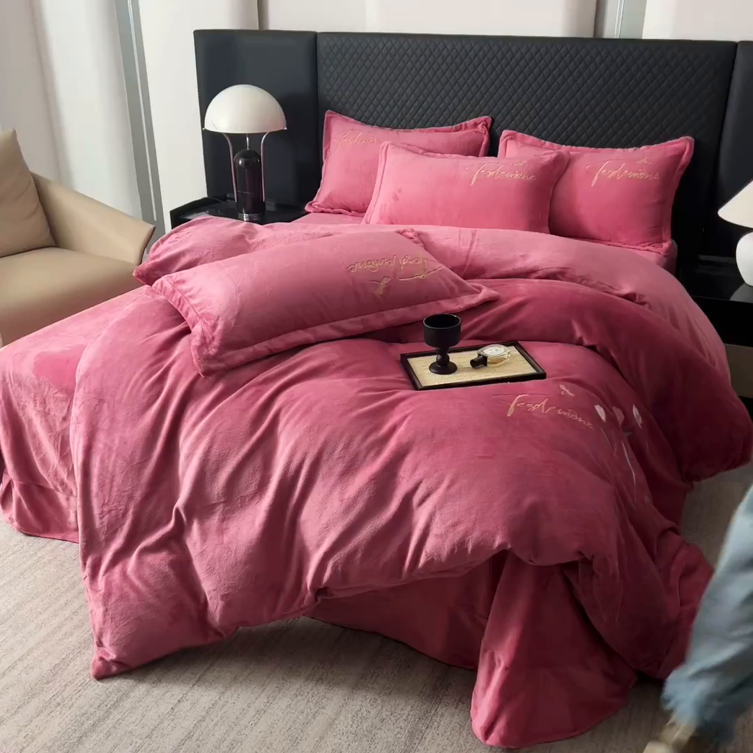 91家纺网 家纺一手货源 找家纺 （总）恋尚羽家纺 2025秋冬热款刺绣牛奶绒四件套-郁金香