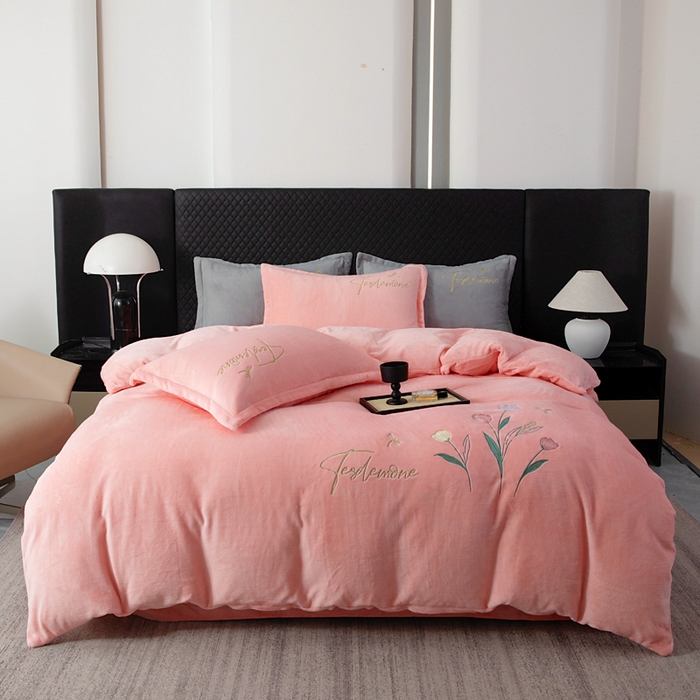 91家纺网 家纺一手货源 找家纺 恋尚羽家纺 2025秋冬热款刺绣牛奶绒四件套-郁金香 郁金香-粉玉