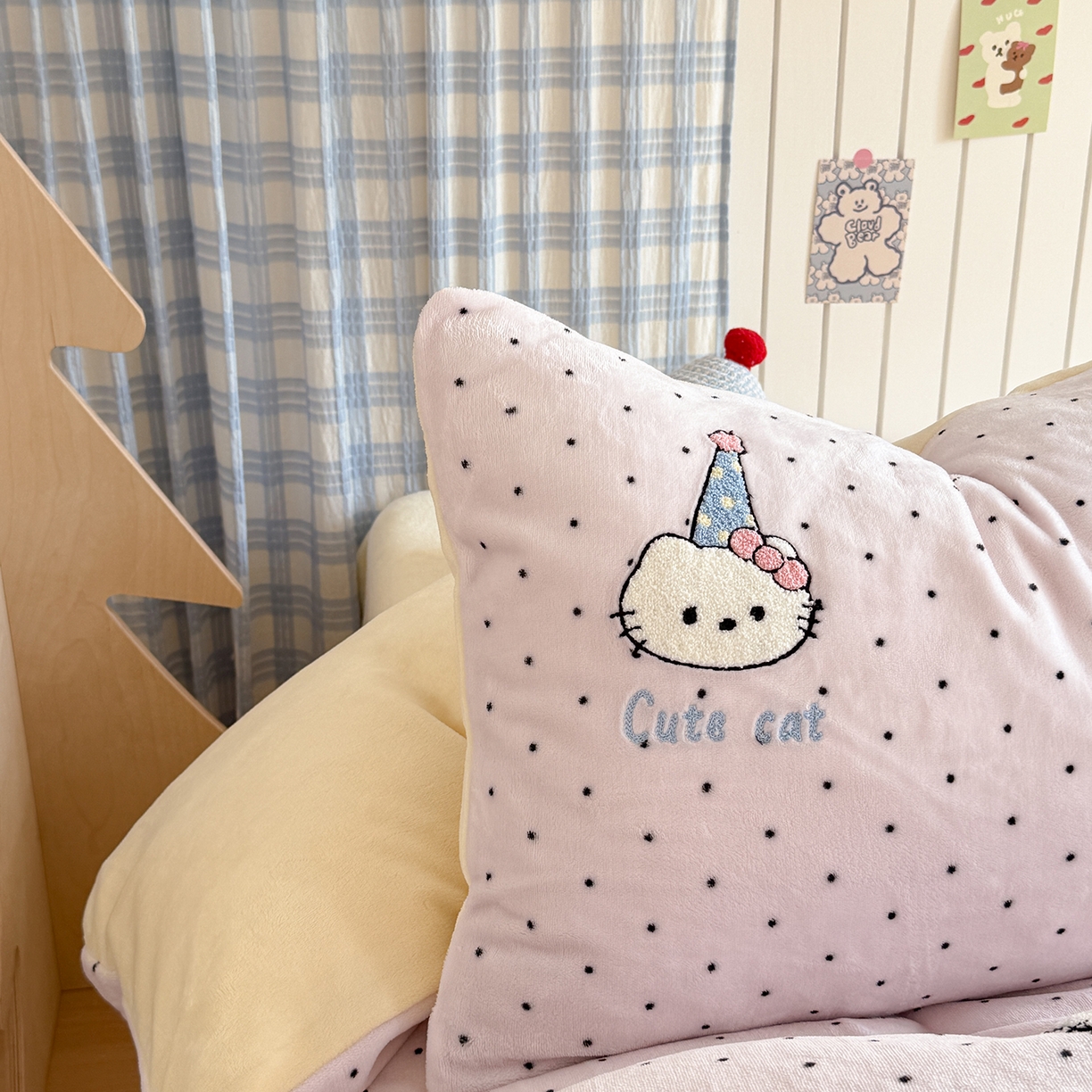 91家纺网 家纺一手货源 找家纺 潘朵拉家纺 2025新款A类牛奶绒毛巾绣系列四件套 甜梦喵