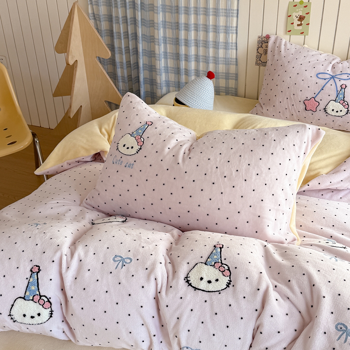 91家纺网 家纺一手货源 找家纺 潘朵拉家纺 2025新款A类牛奶绒毛巾绣系列四件套 甜梦喵