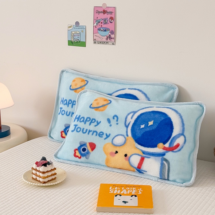 91家纺网 家纺一手货源 找家纺 嗨生活 2025年原创大版牛奶绒枕套 枕芯 儿童枕套 枕芯 幼儿园枕套枕芯 牛奶绒-开心宇航员