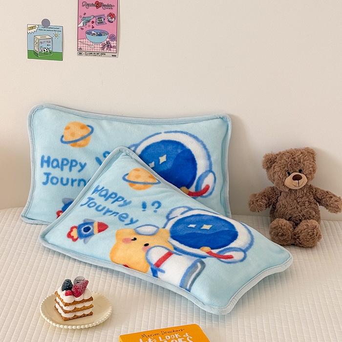 91家纺网 家纺一手货源 找家纺 嗨生活 2025年原创大版牛奶绒枕套 枕芯 儿童枕套 枕芯 幼儿园枕套枕芯 牛奶绒-开心宇航员