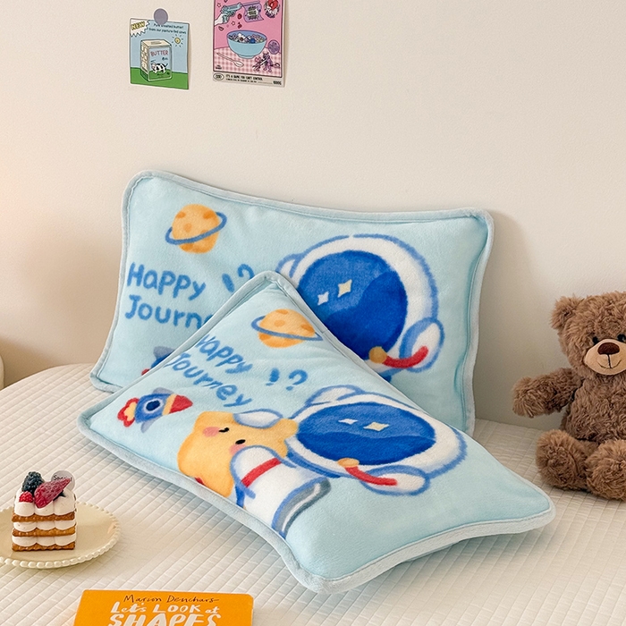 91家纺网 家纺一手货源 找家纺 嗨生活 2025年原创大版牛奶绒枕套 枕芯 儿童枕套 枕芯 幼儿园枕套枕芯 牛奶绒-开心宇航员