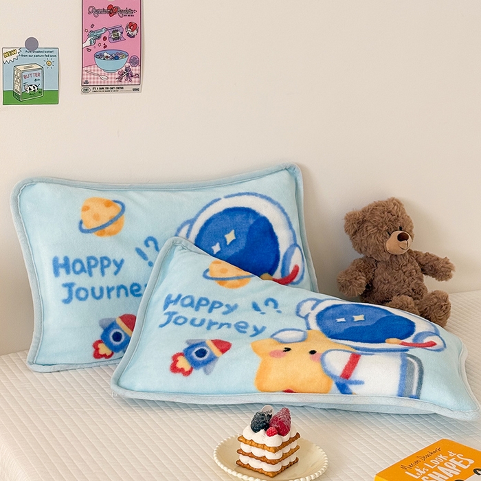 91家纺网 家纺一手货源 找家纺 嗨生活 2025年原创大版牛奶绒枕套 枕芯 儿童枕套 枕芯 幼儿园枕套枕芯 牛奶绒-开心宇航员