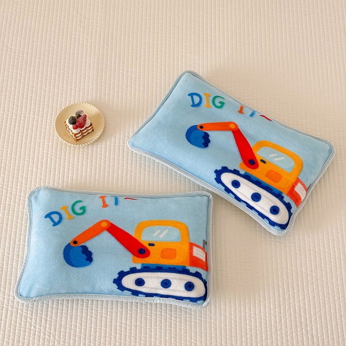 91家纺网 家纺一手货源 找家纺 嗨生活 2025年原创大版牛奶绒枕套 枕芯 儿童枕套 枕芯 幼儿园枕套枕芯 牛奶绒-可爱挖掘