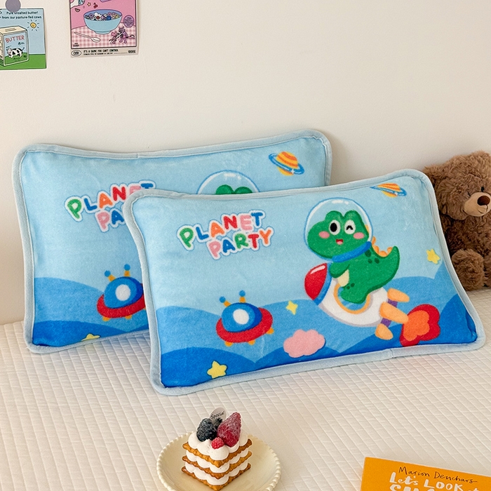 91家纺网 家纺一手货源 找家纺 嗨生活 2025年原创大版牛奶绒枕套 枕芯 儿童枕套 枕芯 幼儿园枕套枕芯 牛奶绒-恐龙派对