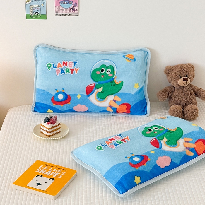 91家纺网 家纺一手货源 找家纺 嗨生活 2025年原创大版牛奶绒枕套 枕芯 儿童枕套 枕芯 幼儿园枕套枕芯 牛奶绒-恐龙派对