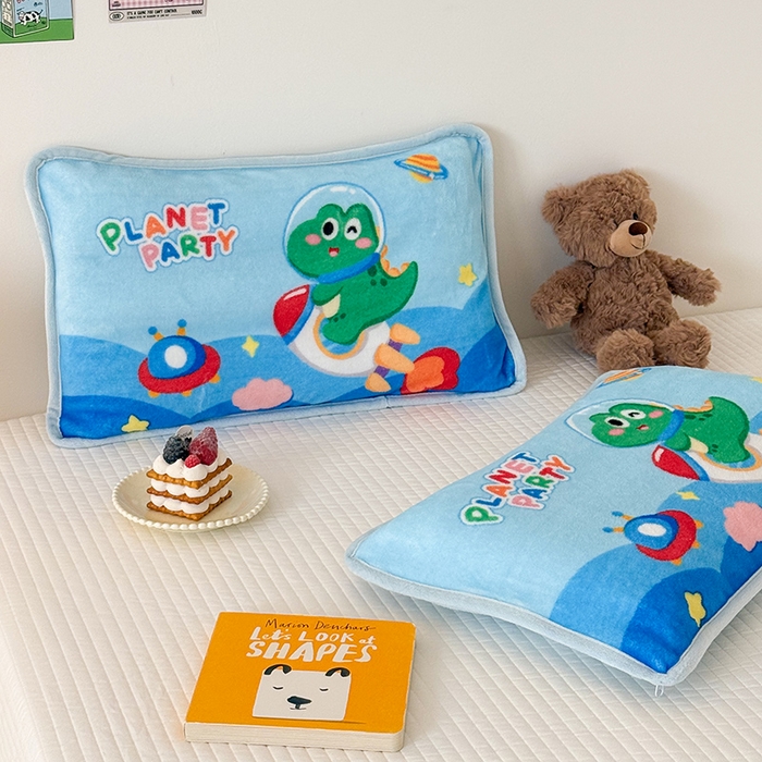 91家纺网 家纺一手货源 找家纺 嗨生活 2025年原创大版牛奶绒枕套 枕芯 儿童枕套 枕芯 幼儿园枕套枕芯 牛奶绒-恐龙派对