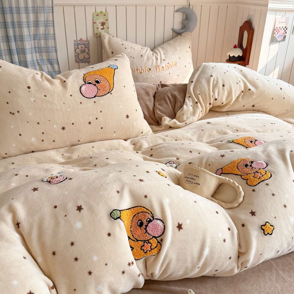 91家纺网 家纺一手货源 找家纺 潘朵拉家纺 2025新款A类牛奶绒毛巾绣系列四件套 星梦泡仔