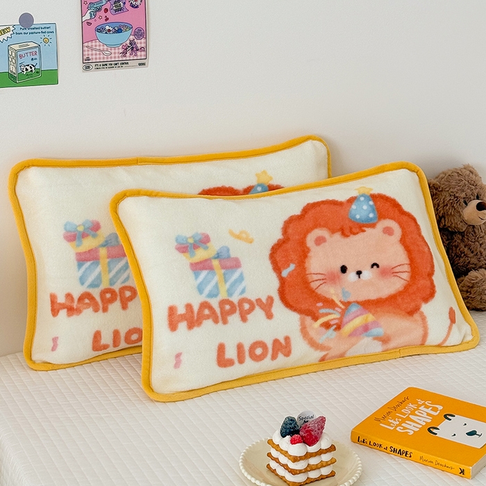 91家纺网 家纺一手货源 找家纺 嗨生活 2025年原创大版牛奶绒枕套 枕芯 儿童枕套 枕芯 幼儿园枕套枕芯 牛奶绒-萌小狮