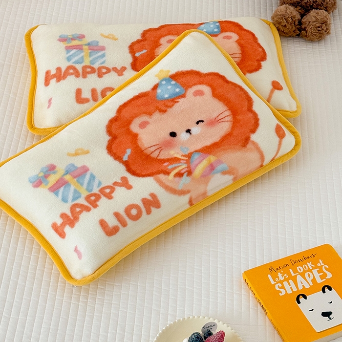 91家纺网 家纺一手货源 找家纺 嗨生活 2025年原创大版牛奶绒枕套 枕芯 儿童枕套 枕芯 幼儿园枕套枕芯 牛奶绒-萌小狮