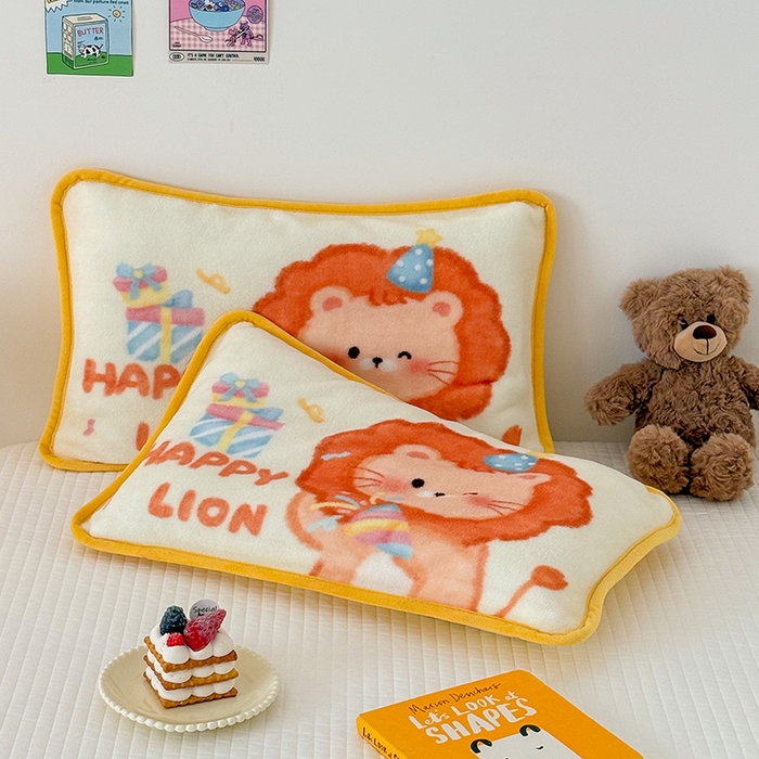 91家纺网 家纺一手货源 找家纺 嗨生活 2025年原创大版牛奶绒枕套 枕芯 儿童枕套 枕芯 幼儿园枕套枕芯 牛奶绒-萌小狮