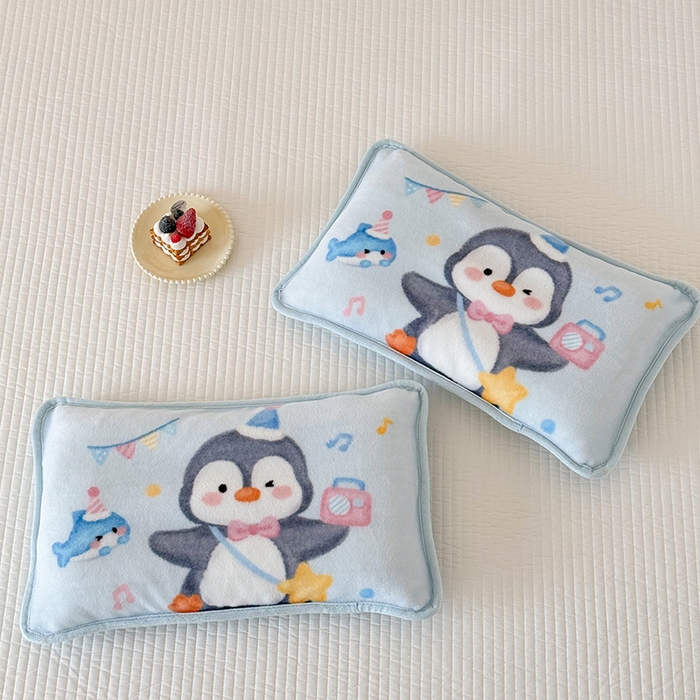 91家纺网 家纺一手货源 找家纺 嗨生活 2025年原创大版牛奶绒枕套 枕芯 儿童枕套 枕芯 幼儿园枕套枕芯 牛奶绒-企鹅宝宝