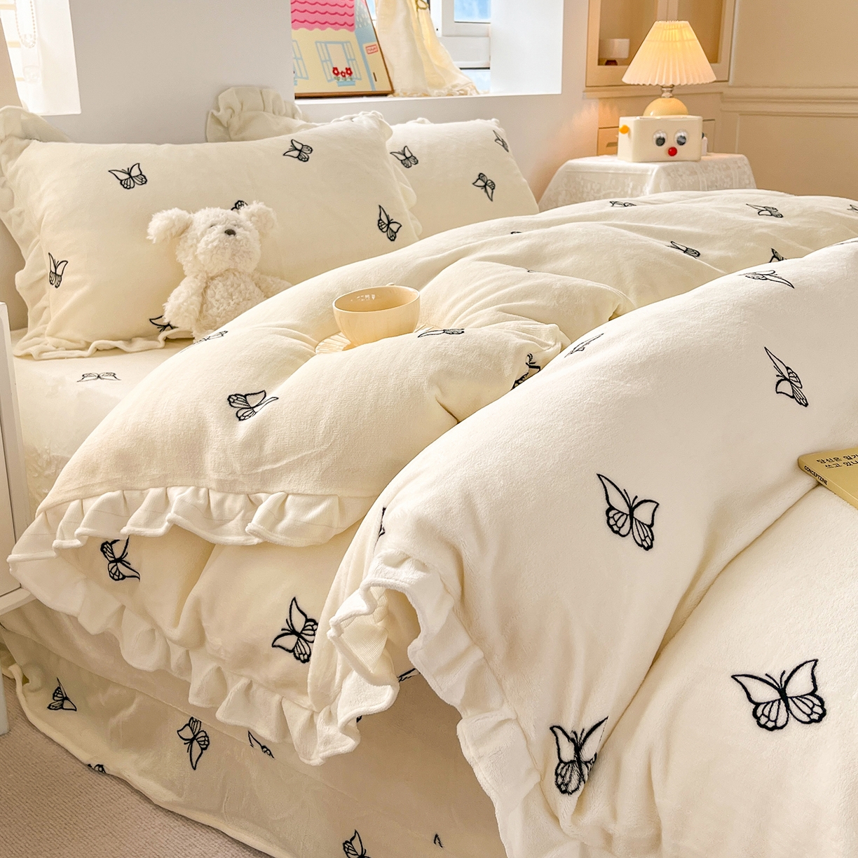 麦朵家居 2025新款10斤重床盖款花边牛奶绒四件套雕花绒法莱绒四件套兔兔绒四件套床笠三件套-梦蝶 梦蝶白