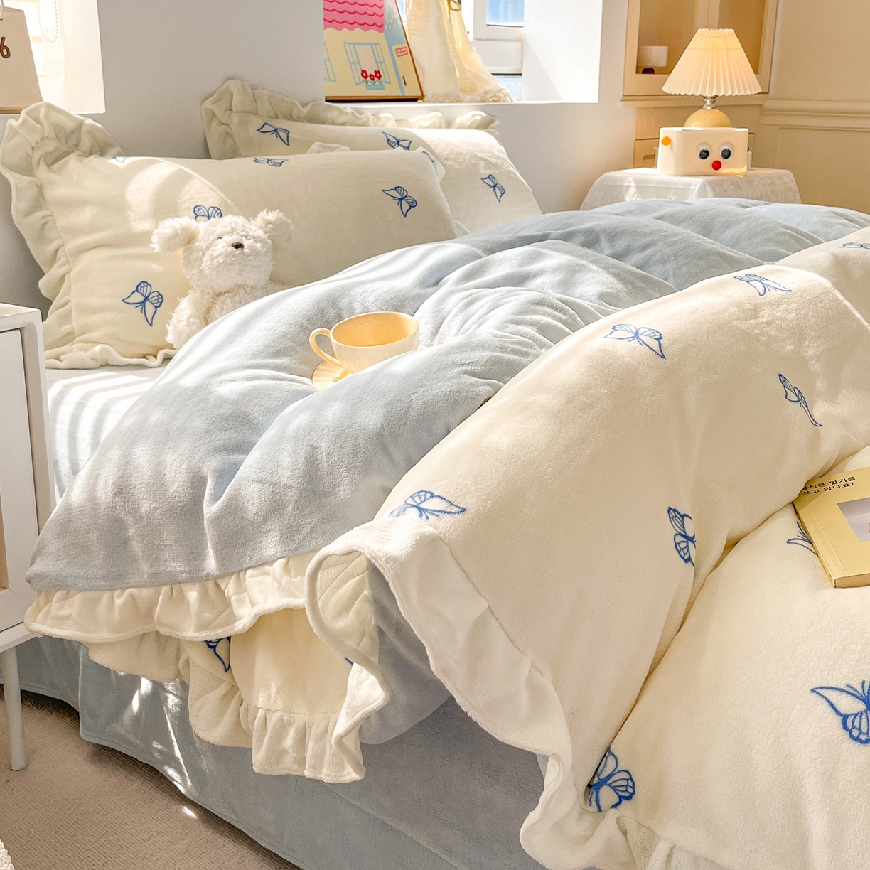 麦朵家居 2025新款10斤重床盖款花边牛奶绒四件套雕花绒法莱绒四件套兔兔绒四件套床笠三件套-梦蝶 梦蝶白蓝