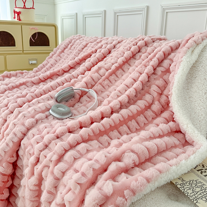 91家纺网 家纺一手货源 找家纺 乐坊 2025新款高克重蝶梦兔毛毯羊羔绒毛毯 蝶梦-樱花粉