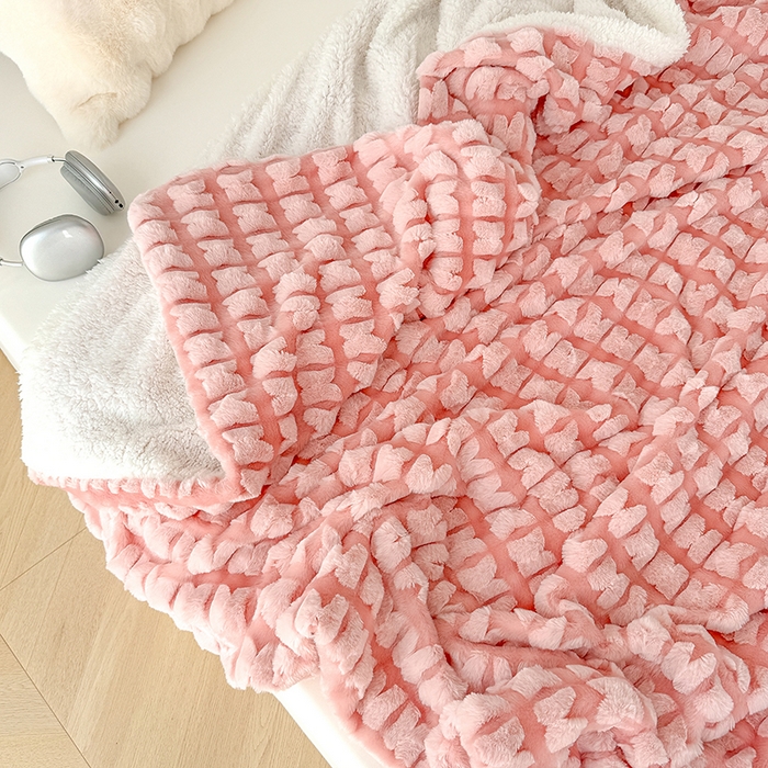 91家纺网 家纺一手货源 找家纺 乐坊 2025新款高克重蝶梦兔毛毯羊羔绒毛毯 蝶梦-樱花粉