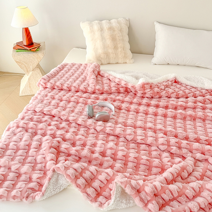 91家纺网 家纺一手货源 找家纺 乐坊 2025新款高克重蝶梦兔毛毯羊羔绒毛毯 蝶梦-樱花粉