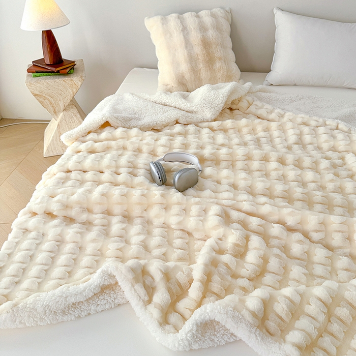 91家纺网 家纺一手货源 找家纺 乐坊 2025新款高克重蝶梦兔毛毯羊羔绒毛毯 蝶梦-奶白