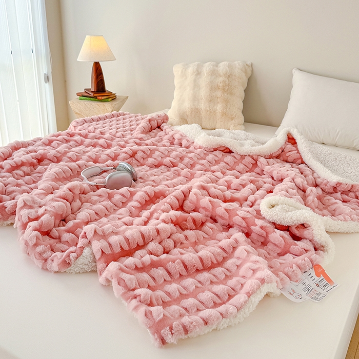 91家纺网 家纺一手货源 找家纺 乐坊 2025新款高克重蝶梦兔毛毯羊羔绒毛毯 蝶梦-樱花粉