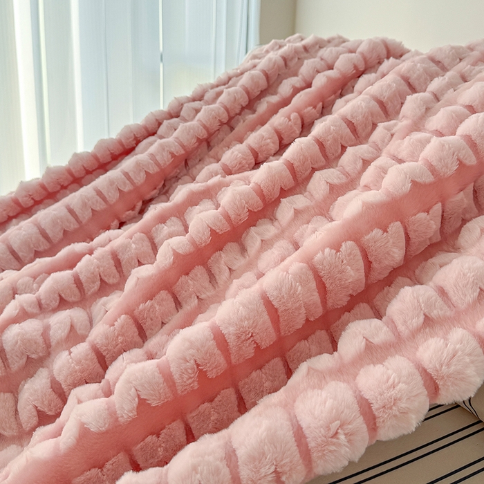 91家纺网 家纺一手货源 找家纺 乐坊 2025新款高克重蝶梦兔毛毯羊羔绒毛毯 蝶梦-樱花粉