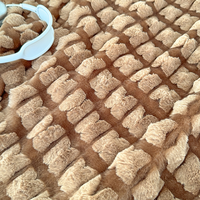 91家纺网 家纺一手货源 找家纺 乐坊 2025新款高克重蝶梦兔毛毯羊羔绒毛毯 蝶梦-咖