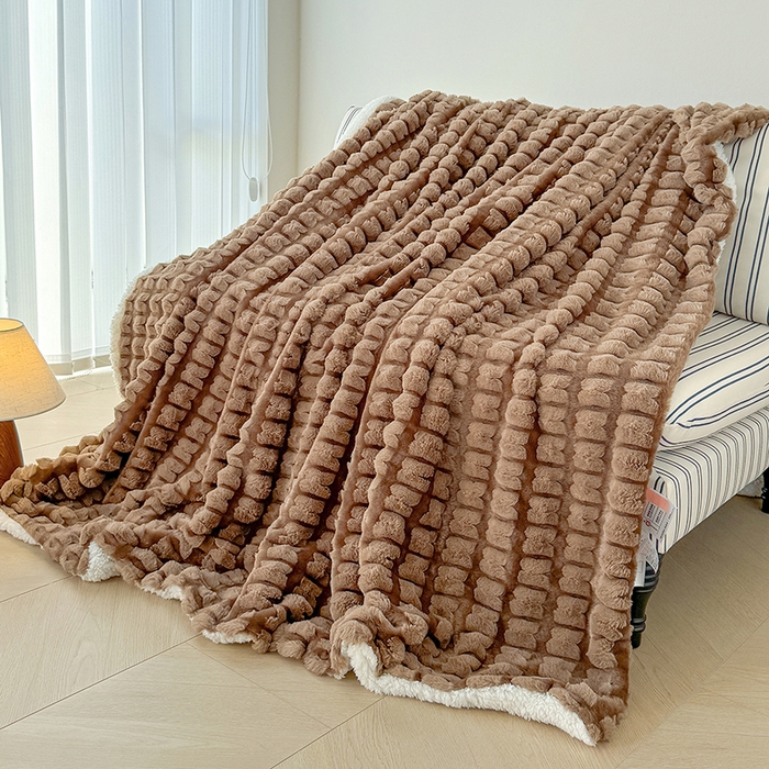 91家纺网 家纺一手货源 找家纺 乐坊 2025新款高克重蝶梦兔毛毯羊羔绒毛毯 蝶梦-咖