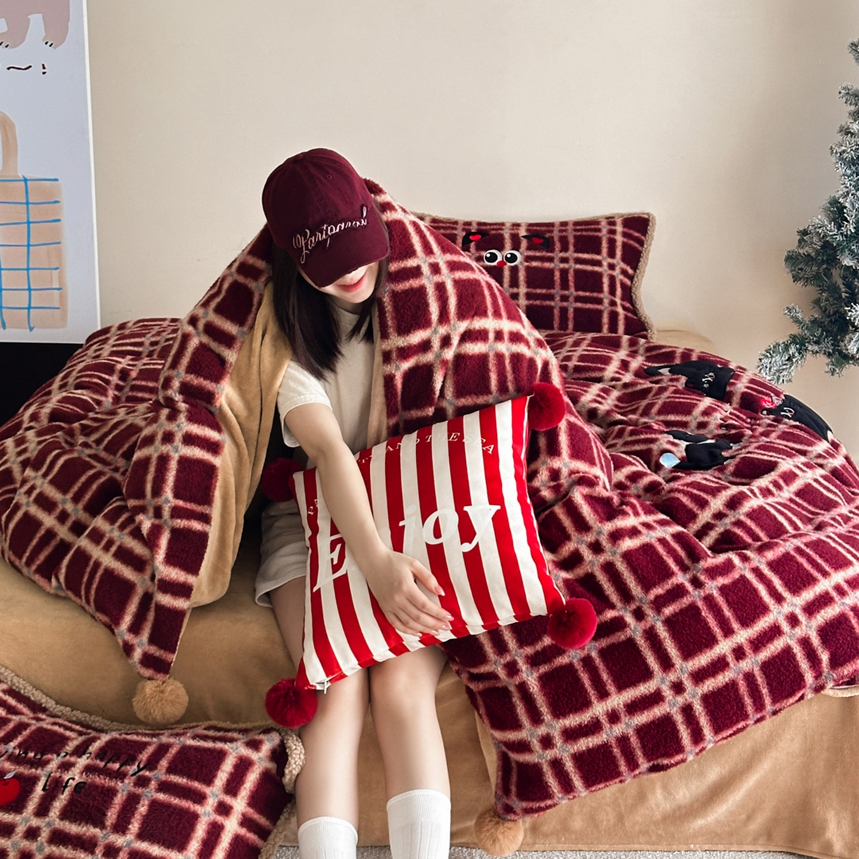 91家纺网 家纺一手货源 找家纺 （总）宇航家纺 2025新款仿羊毛仿羊绒牛奶绒复古风美拉德立体贴布绣花四件套