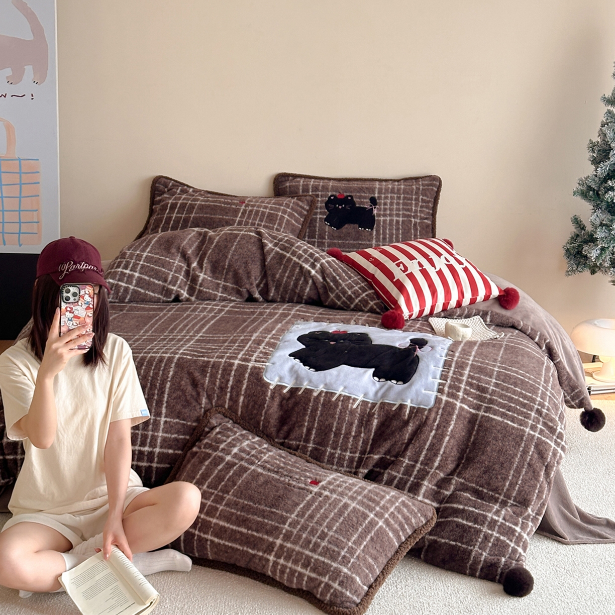 91家纺网 家纺一手货源 找家纺 （总）宇航家纺 2025新款仿羊毛仿羊绒牛奶绒复古风美拉德立体贴布绣花四件套