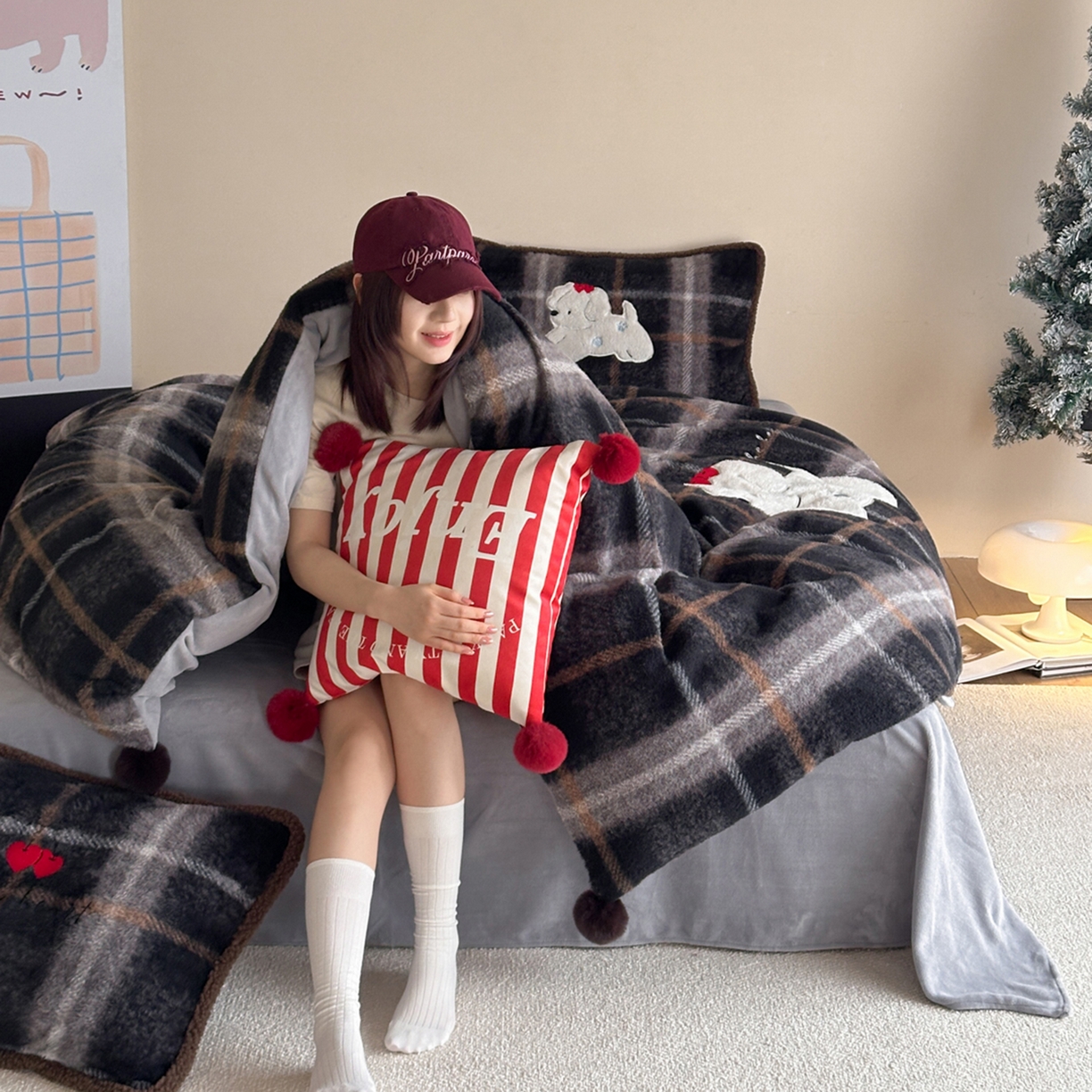 91家纺网 家纺一手货源 找家纺 宇航家纺 2025新款仿羊毛仿羊绒牛奶绒复古风美拉德立体贴布绣花四件套 福宝小狗