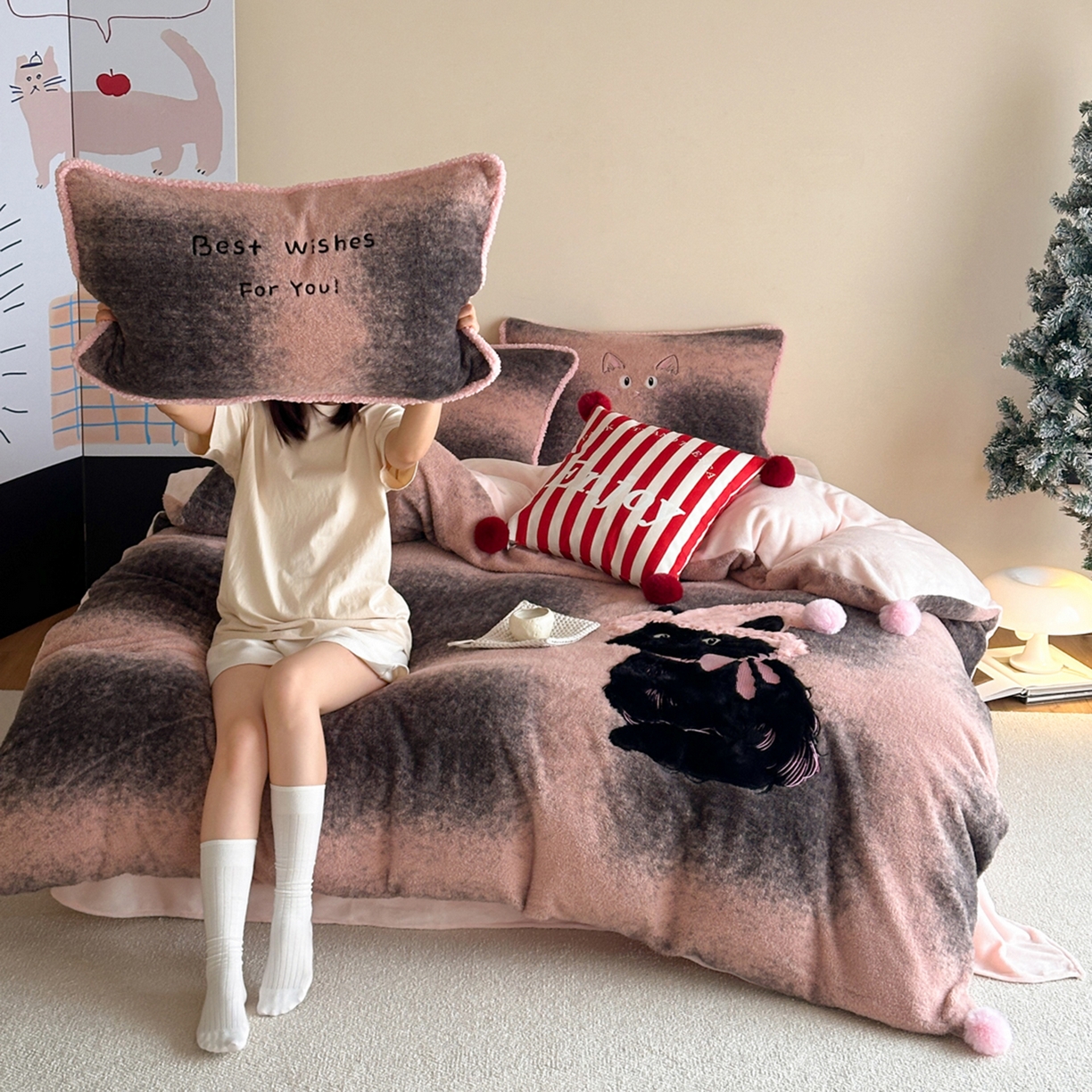 91家纺网 家纺一手货源 找家纺 宇航家纺 2025新款仿羊毛仿羊绒牛奶绒复古风美拉德立体贴布绣花四件套 呆萌猫咪