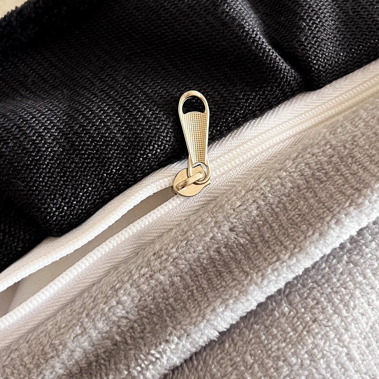 91家纺网 家纺一手货源 找家纺 安哆啦家纺 2025新款法式赫本风牛奶绒床盖四件套 星河入梦