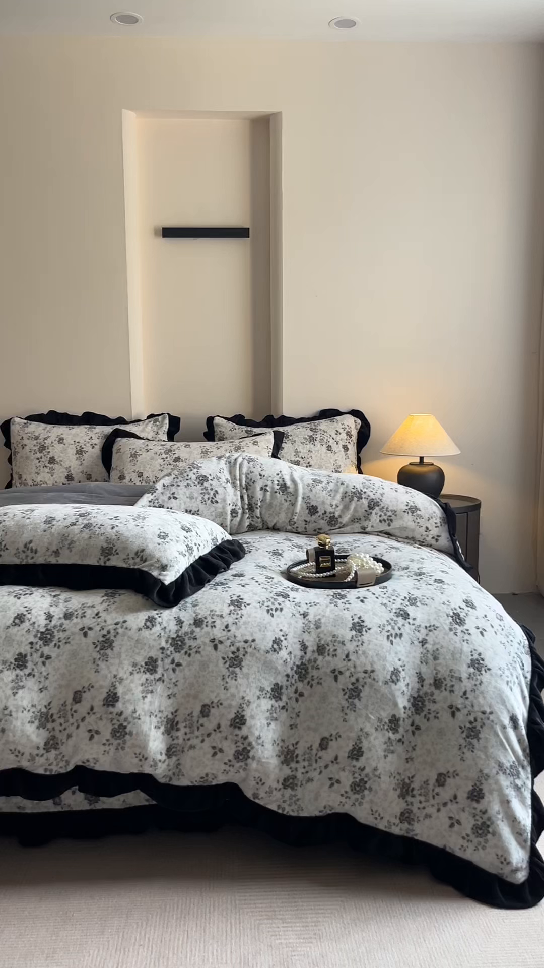 91家纺网 家纺一手货源 找家纺 安哆啦家纺 2025新款法式赫本风牛奶绒床盖四件套 星河入梦