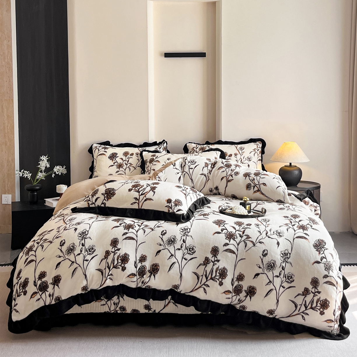 91家纺网 家纺一手货源 找家纺 安哆啦家纺 2025新款法式赫本风牛奶绒床盖四件套 叶璃