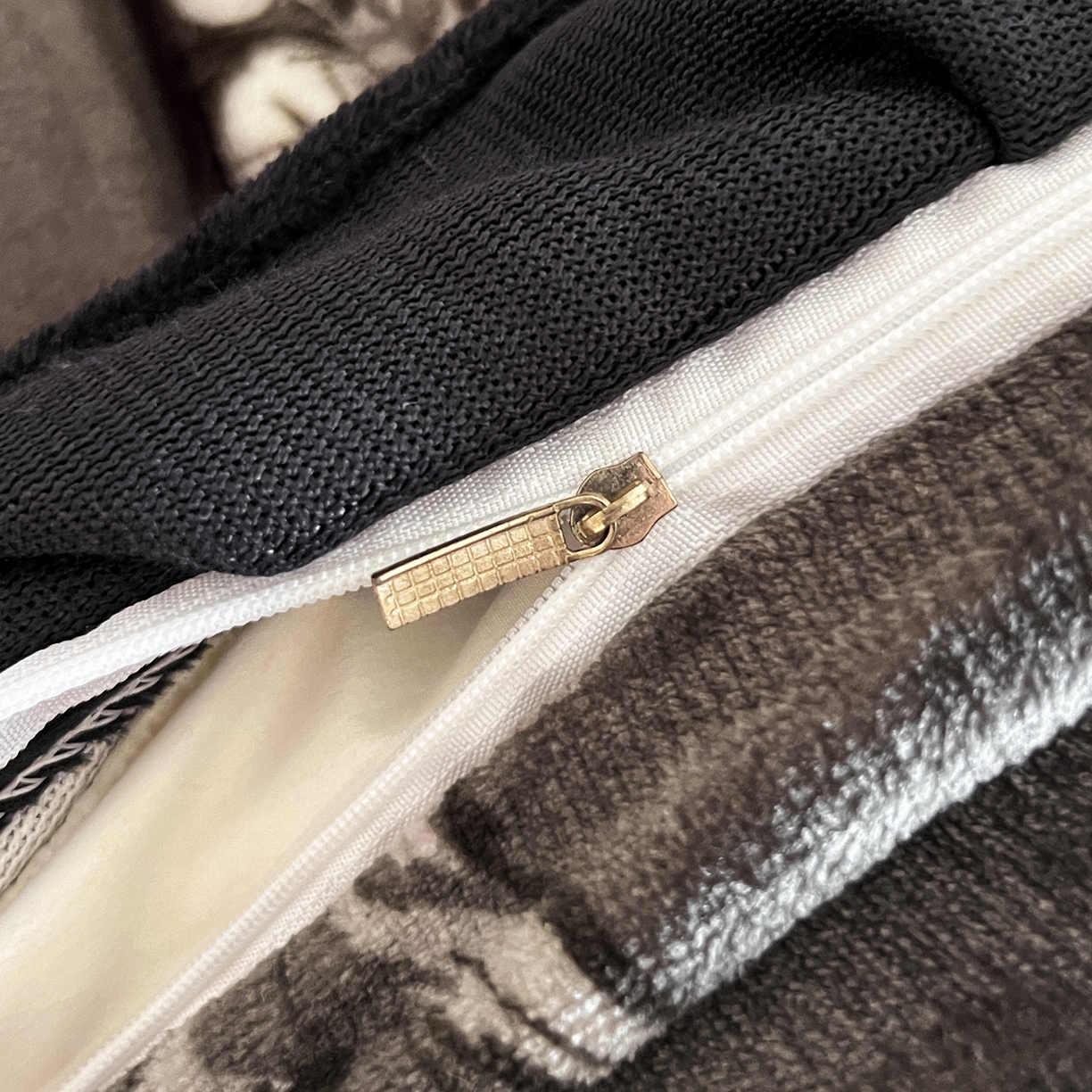 91家纺网 家纺一手货源 找家纺 安哆啦家纺 2025新款法式赫本风牛奶绒床盖四件套 夜幕里