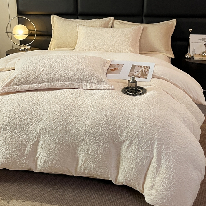 凯罗 2025新款花卉系列高克重牛奶绒雕花四件套 漫可蕾丝-芝芝粉2