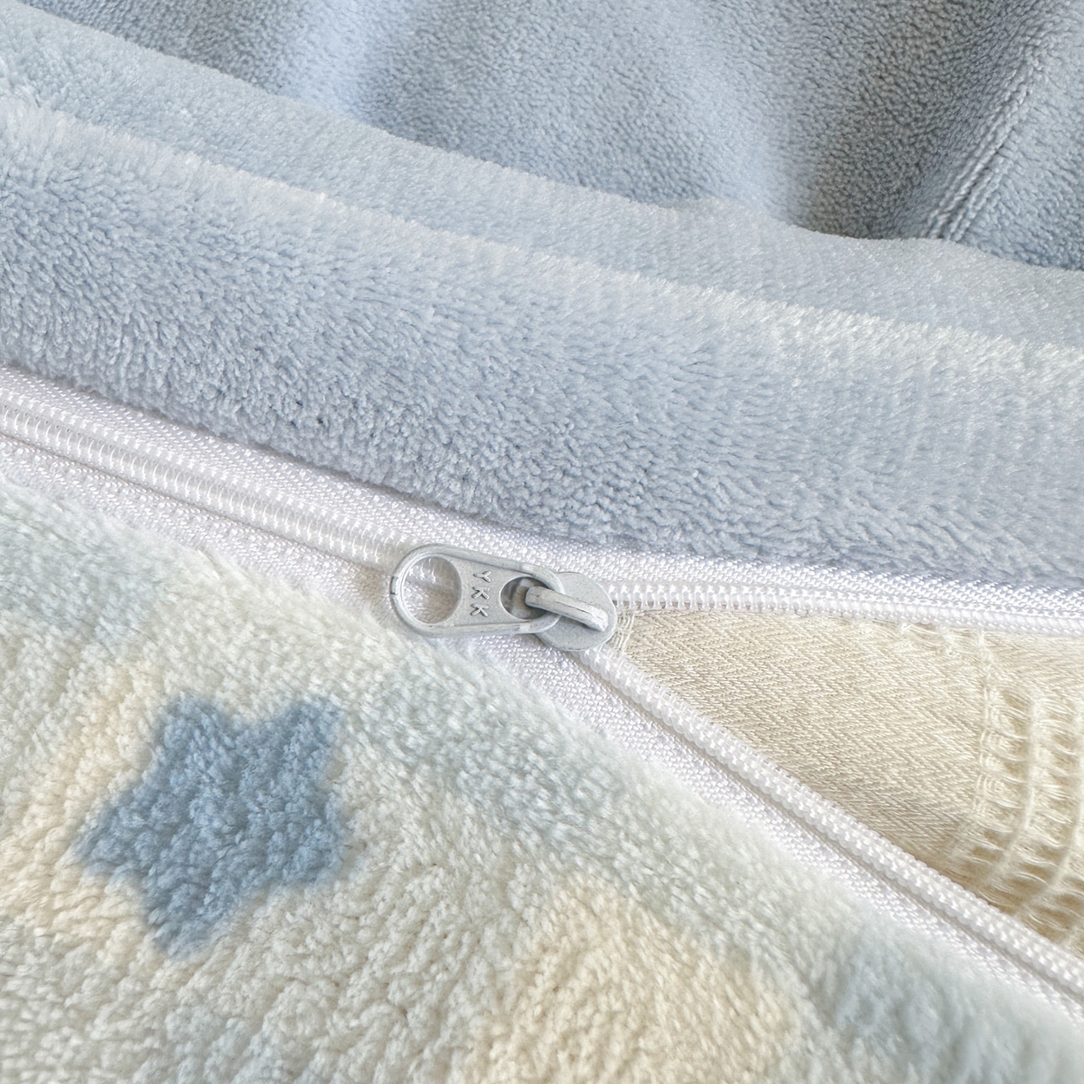 91家纺网 家纺一手货源 找家纺 乐童家纺 2025新款小清新牛奶绒毛巾绣四件套-第二波 魔法恐龙