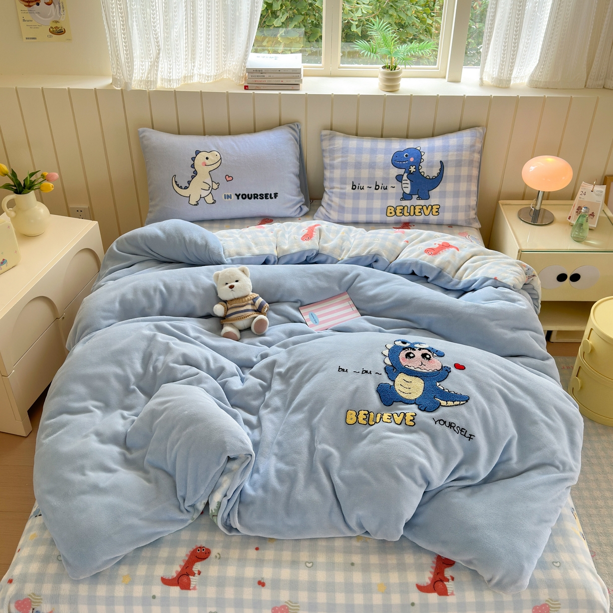 91家纺网 家纺一手货源 找家纺 乐童家纺 2025新款小清新牛奶绒毛巾绣四件套-第二波 魔法恐龙