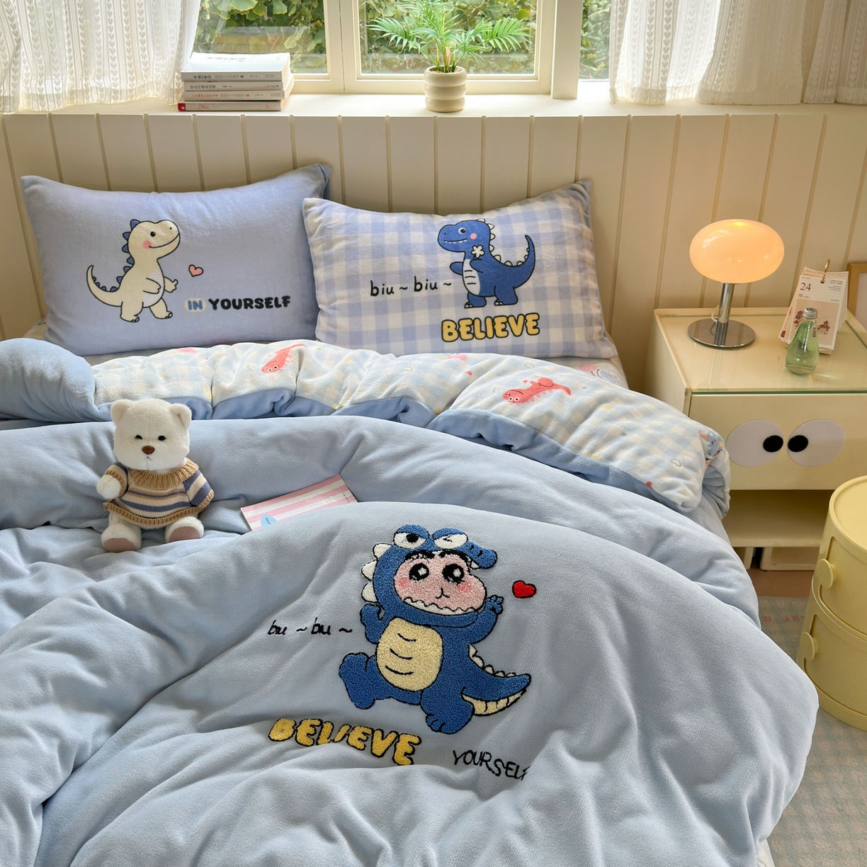 91家纺网 家纺一手货源 找家纺 乐童家纺 2025新款小清新牛奶绒毛巾绣四件套-第二波 魔法恐龙