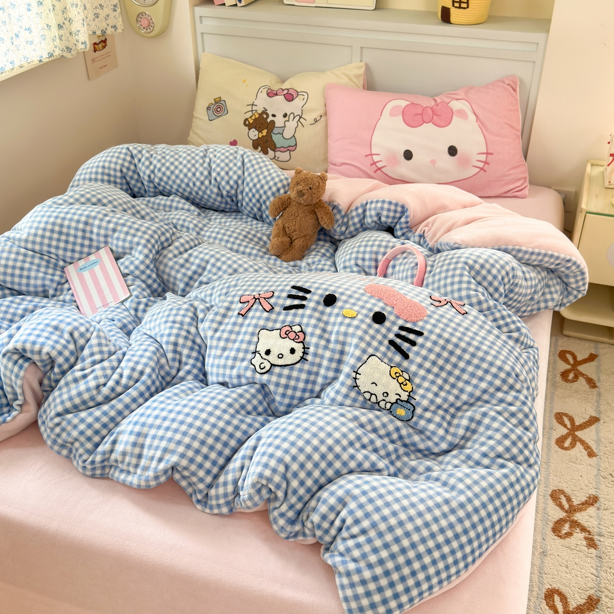 91家纺网 家纺一手货源 找家纺 乐童家纺 2025新款小清新牛奶绒毛巾绣四件套-第二波 绒蕾拉小猫